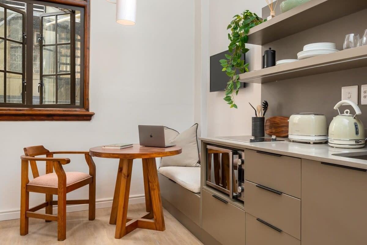 Stylish & Couples Oasis Loft *